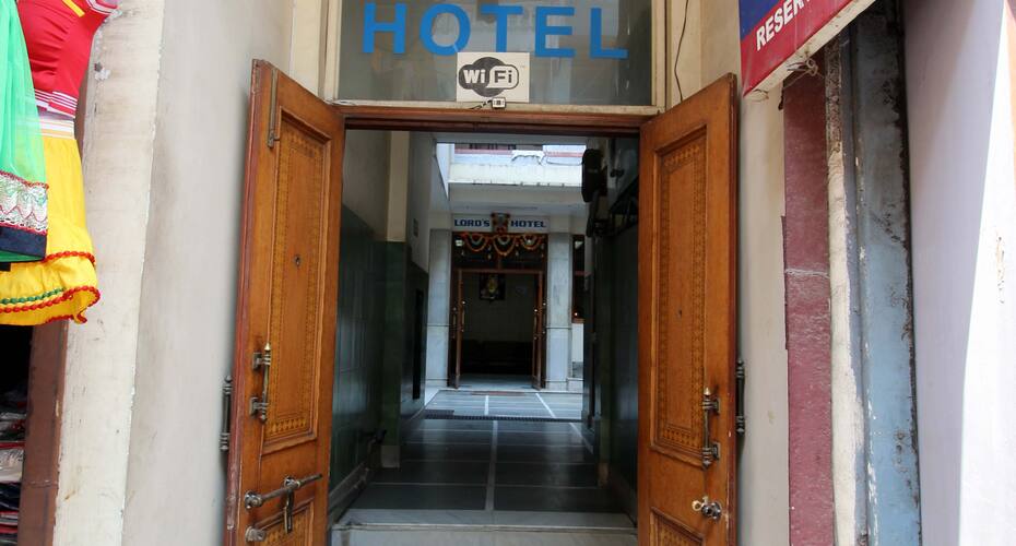 Hotel Lords, New Delhi 5